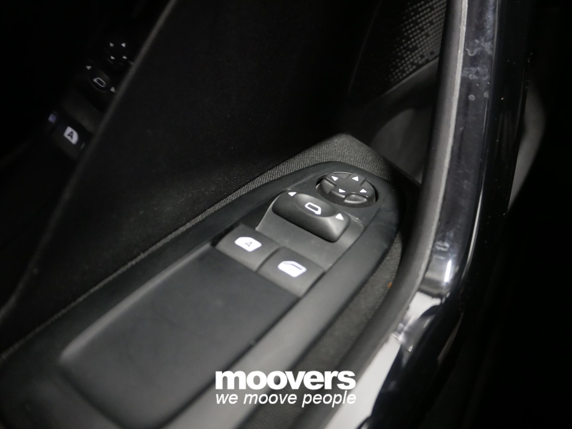 Peugeot 208 PureTech 82 Stop&Start 5 porte Signature foto 17