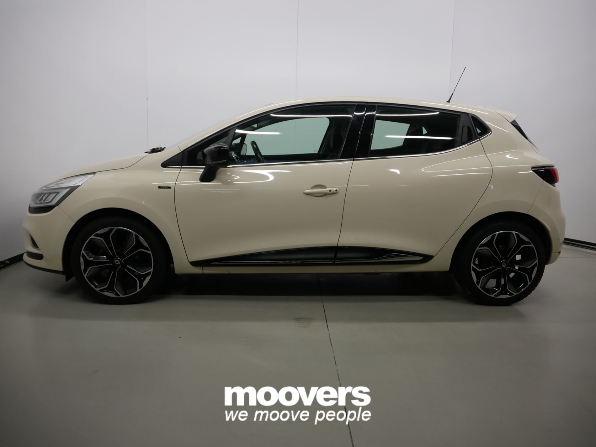 RENAULT Clio dCi 8V 75 CV Start&Stop 5 porte Energy Duel foto 2
