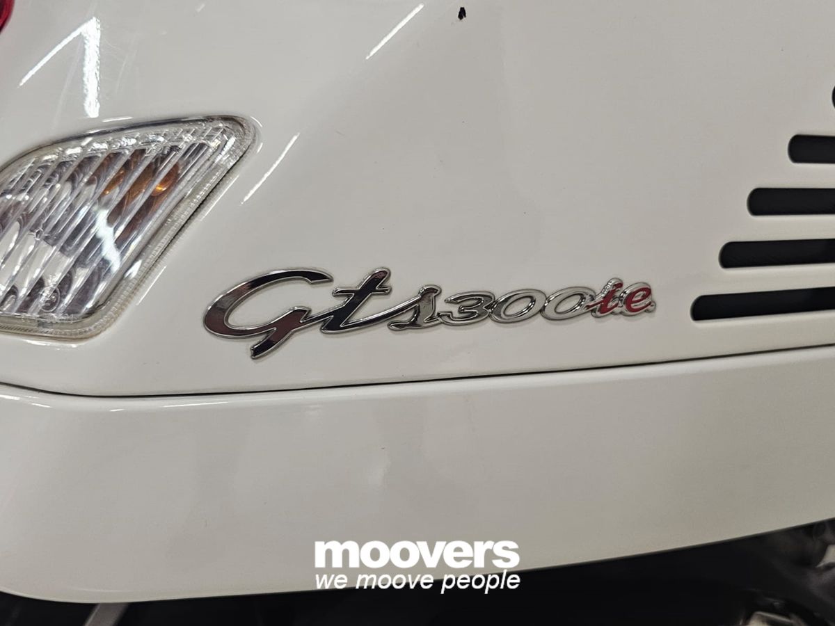 VESPA GTS 300 SUPER