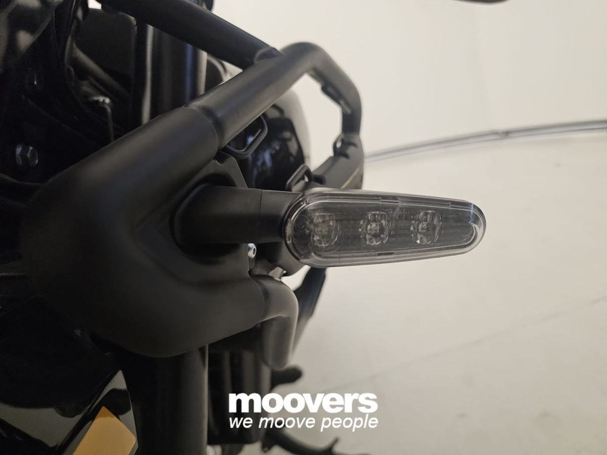 ROYAL ENFIELD HIMALAYAN 452