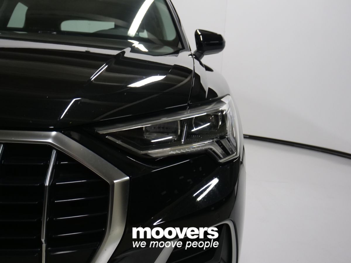 AUDI Q3 35 TDI S tronic Business Advanced