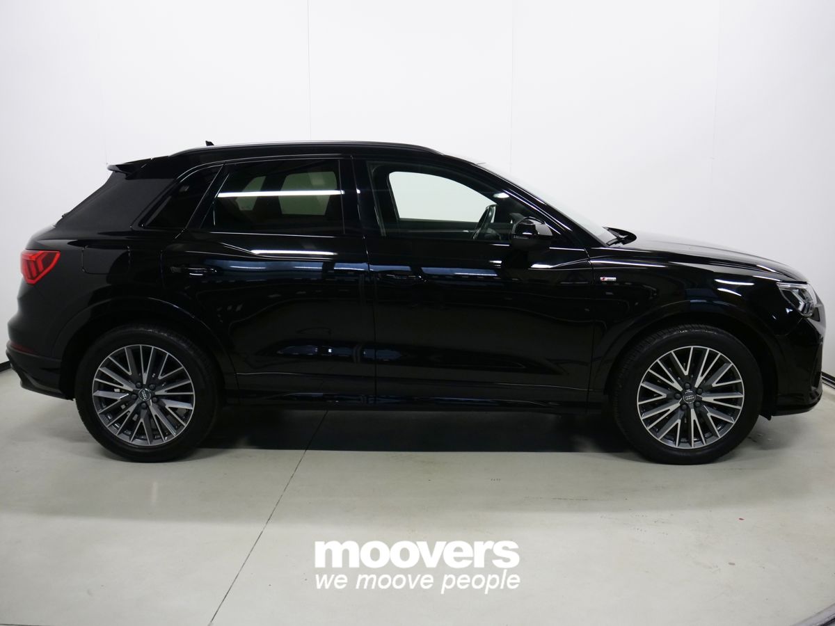 AUDI Q3 35 MHEV TFSI S tronic S line Black Edition