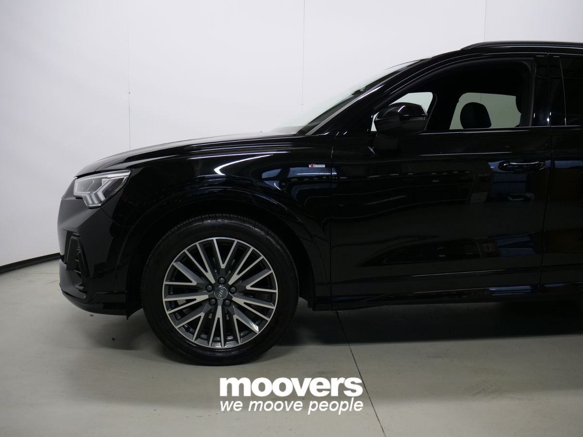 AUDI Q3 35 MHEV TFSI S tronic S line Black Edition