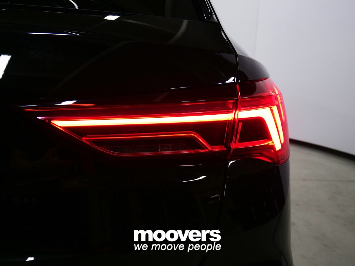 AUDI Q3 35 MHEV TFSI S tronic S line Black Edition