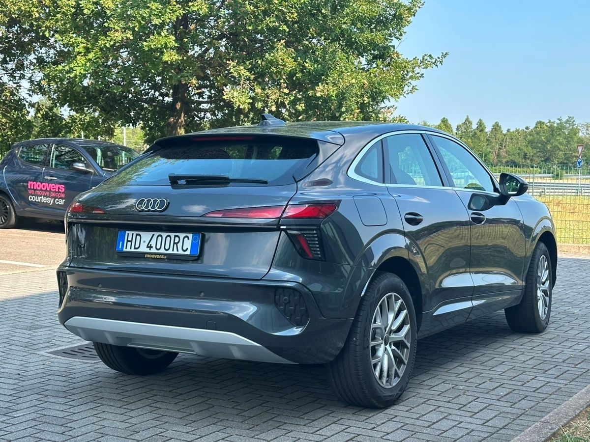 AUDI Q3 SPB TDI 110 kW S tronic Business Advanced