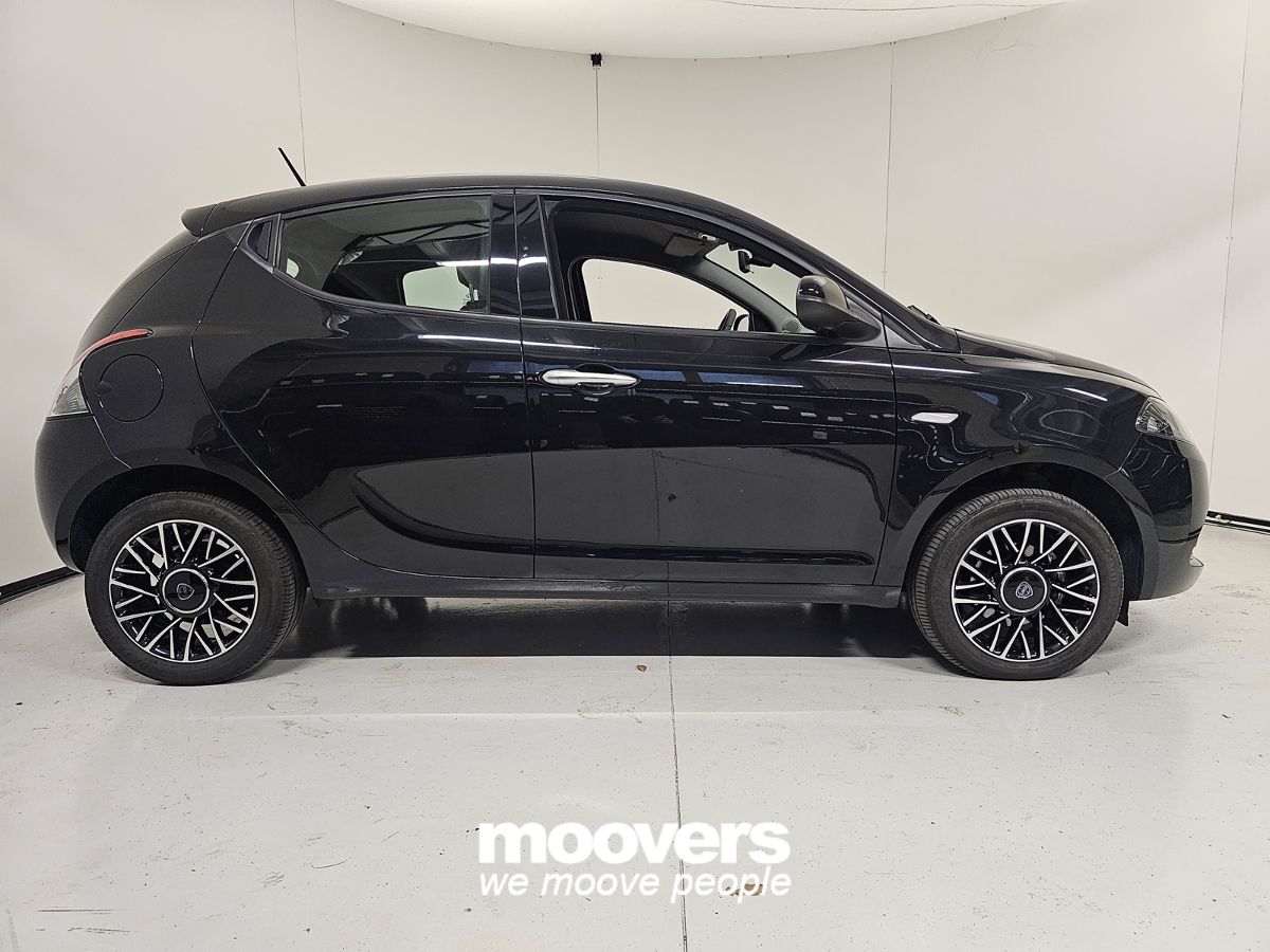 LANCIA Ypsilon 1.0 FireFly 5 porte S&S Hybrid Silver