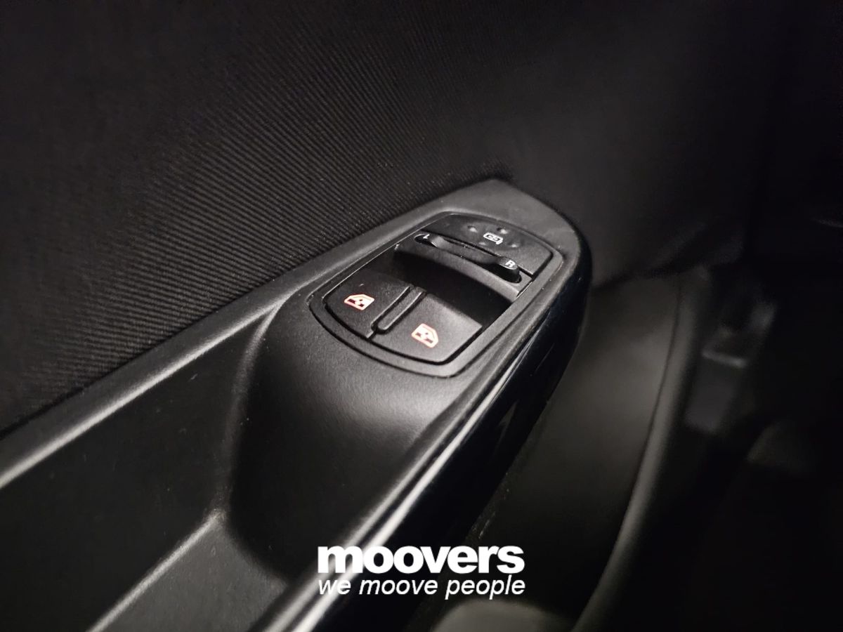 OPEL Corsa 1.2 5 porte b-Color