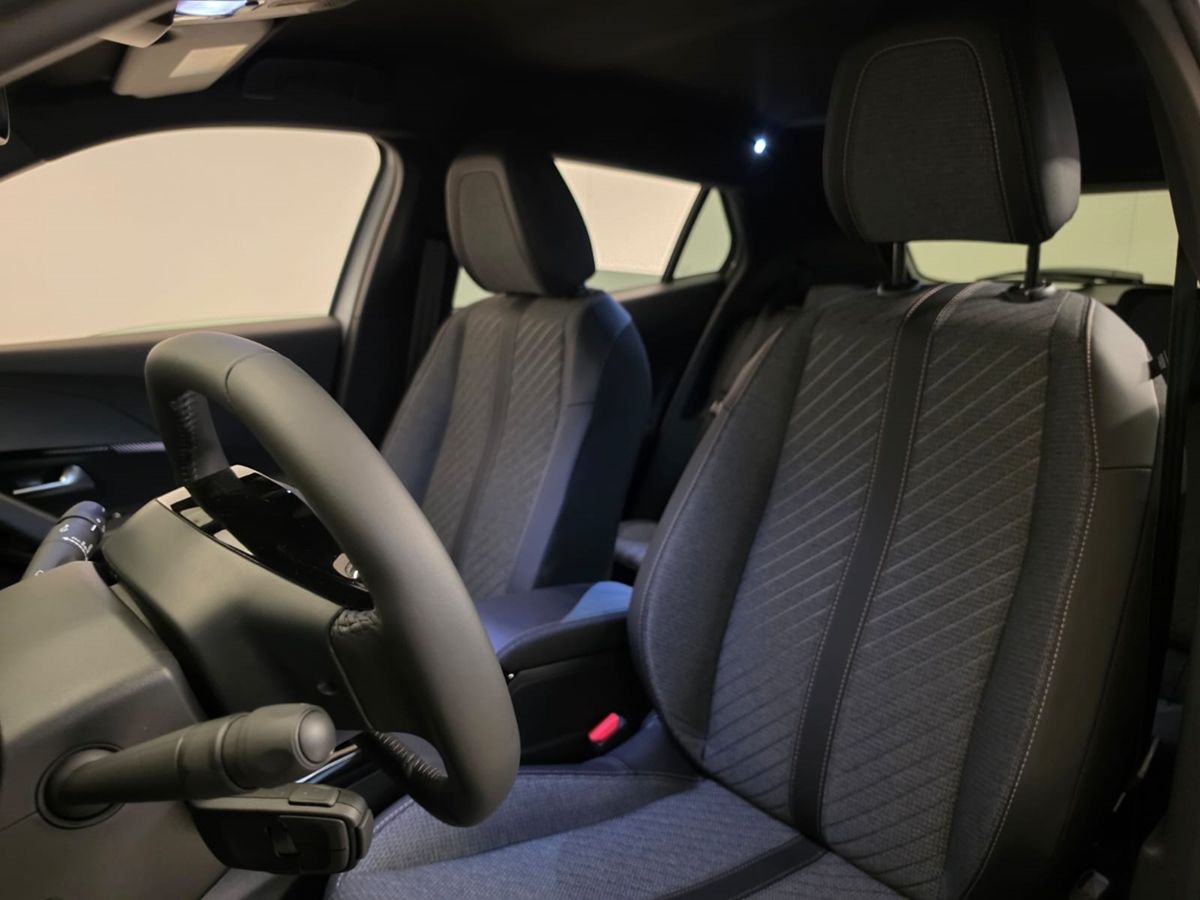 PEUGEOT 2008 PureTech 100 S&S Allure