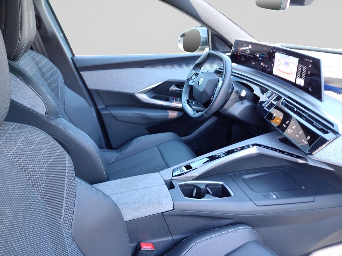 PEUGEOT 3008 Hybrid 136 e-DCS6 GT