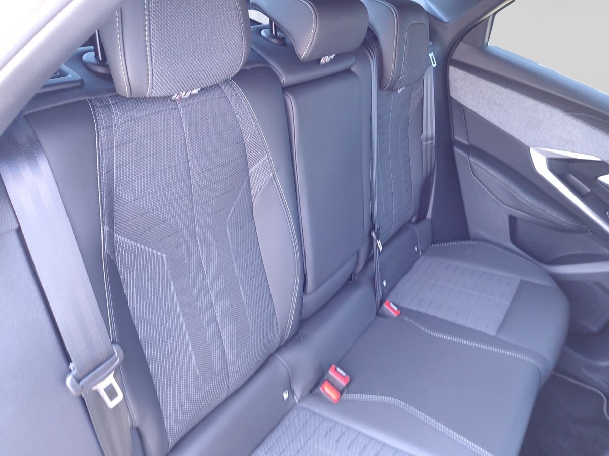 PEUGEOT 3008 Hybrid 136 e-DCS6 GT