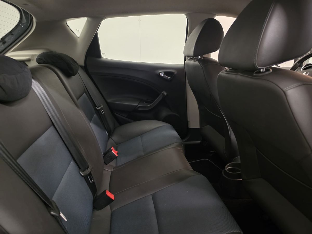 SEAT Ibiza 1.4 TDI 90 CV CR 5p. Connect Grey