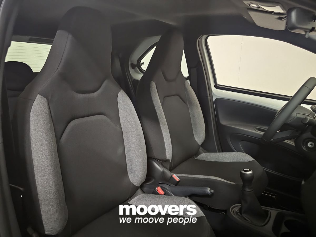 TOYOTA Aygo X 1.0 VVT-i 72 CV 5 porte Active