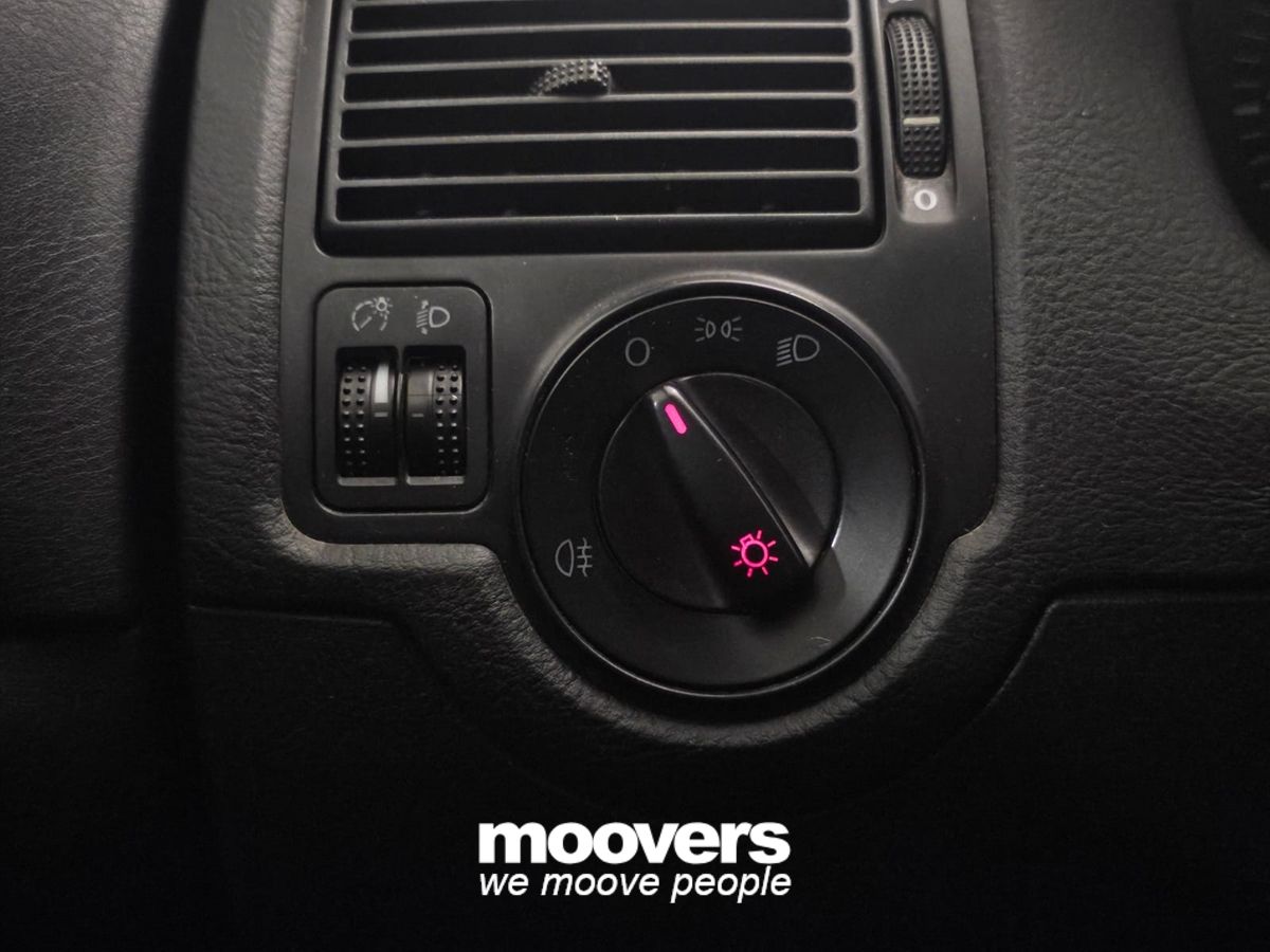 VOLKSWAGEN Golf 1.6 cat 5 porte Highline