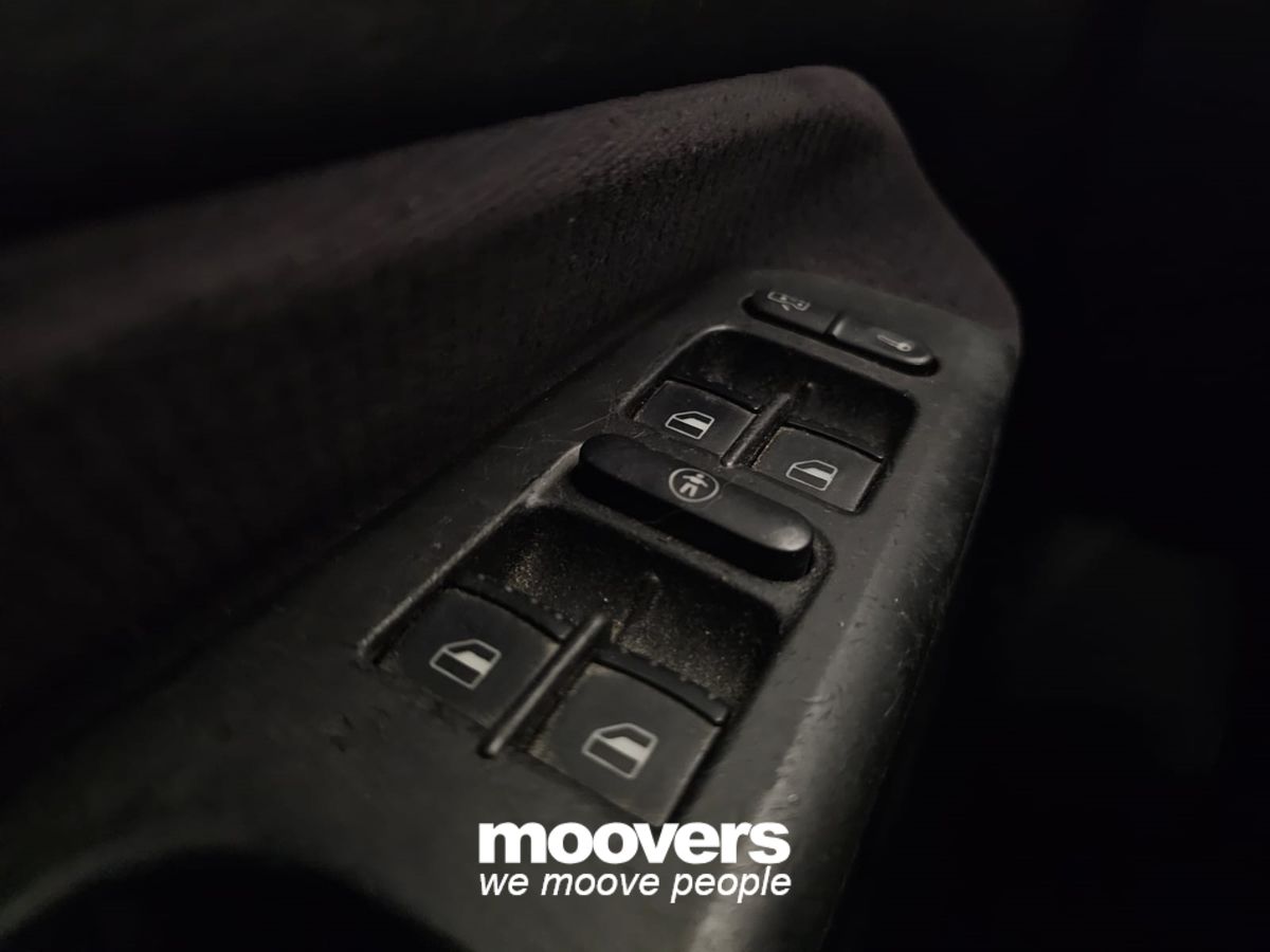 VOLKSWAGEN Golf 1.6 cat 5 porte Highline