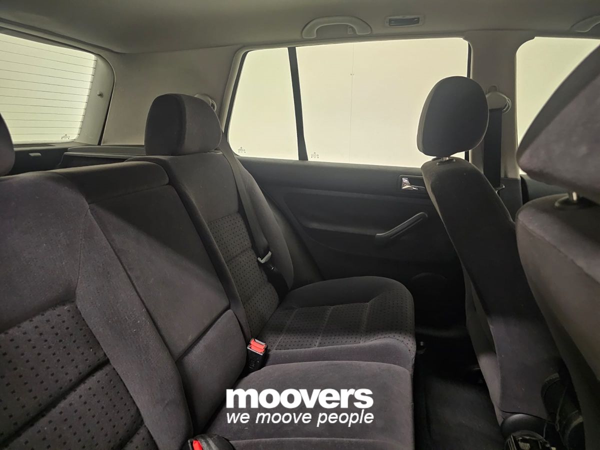 VOLKSWAGEN Golf 1.6 cat 5 porte Highline