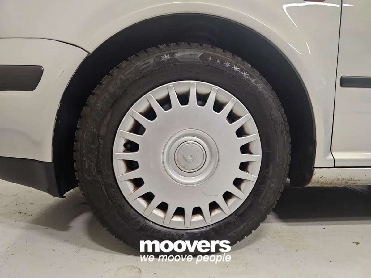 VOLKSWAGEN Golf 1.6 cat 5 porte Highline