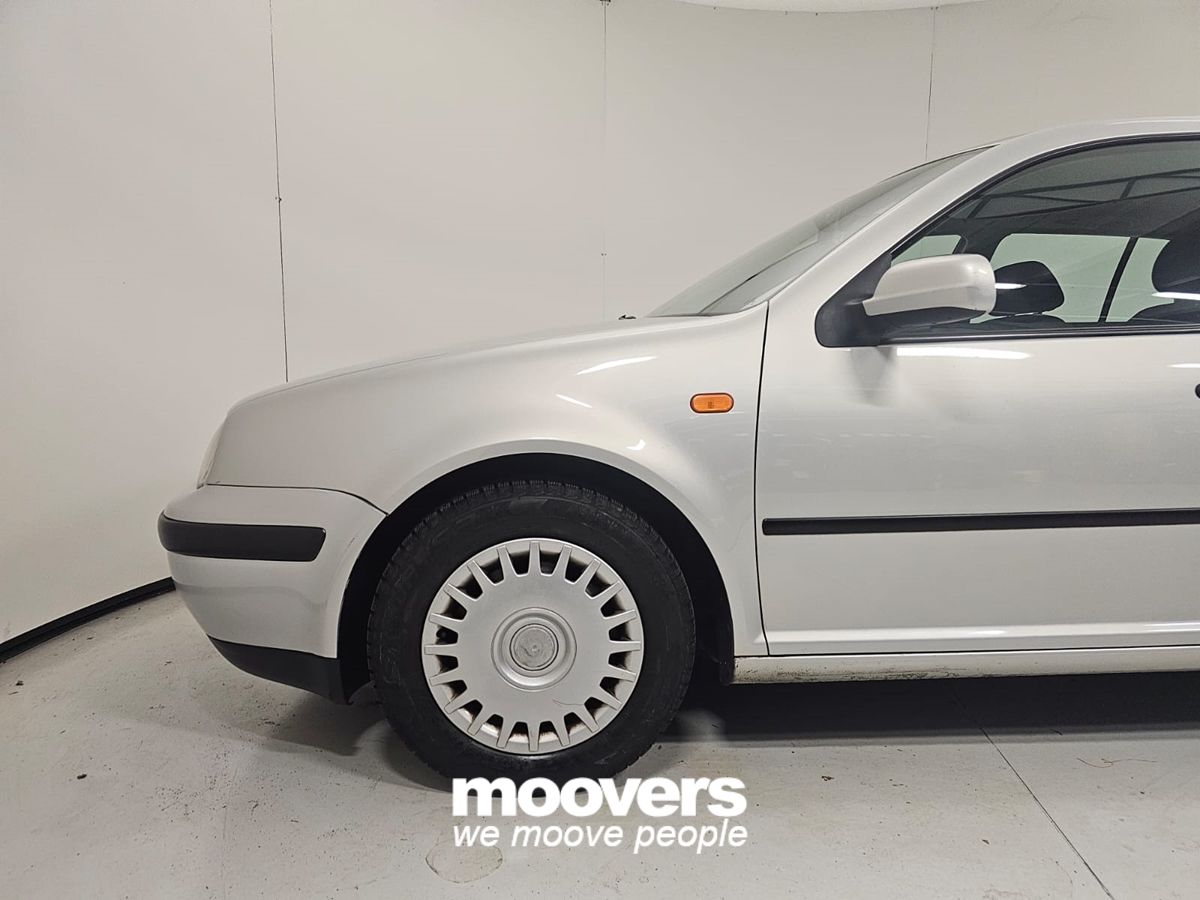 VOLKSWAGEN Golf 1.6 cat 5 porte Highline