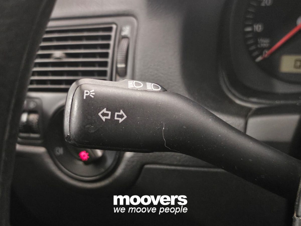 VOLKSWAGEN Golf 1.6 cat 5 porte Highline