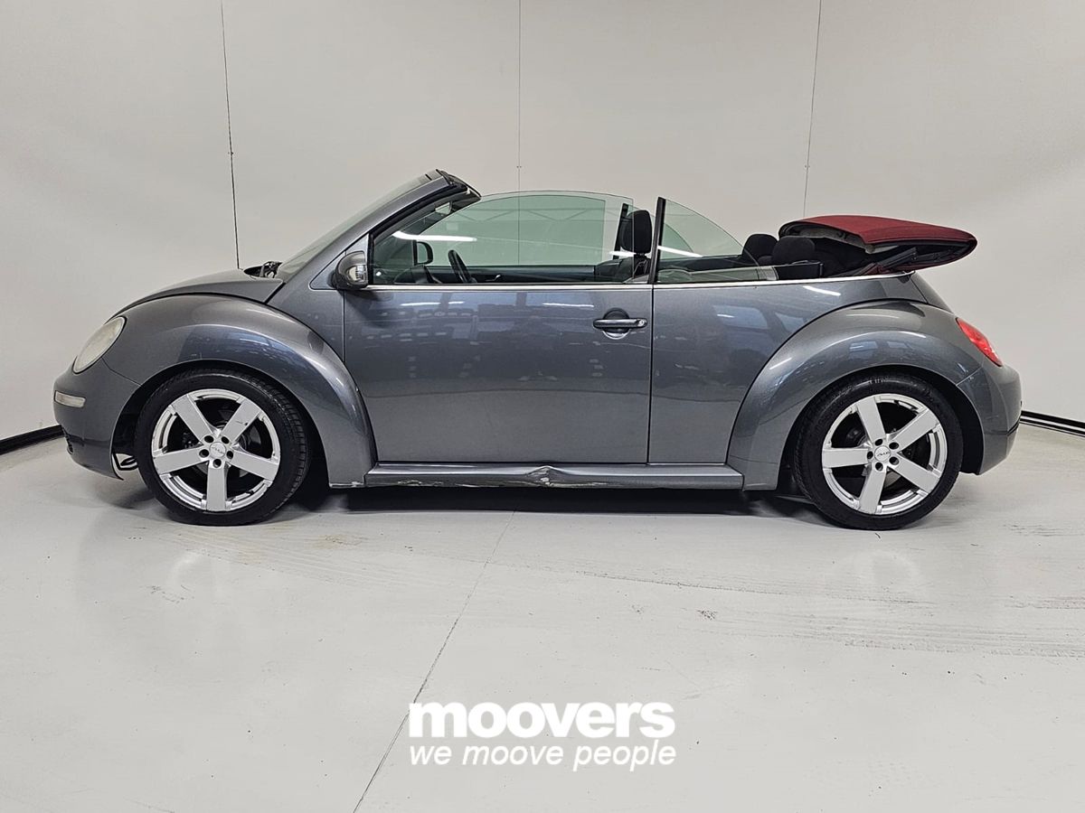 VOLKSWAGEN New Beetle 1.6 Cabrio