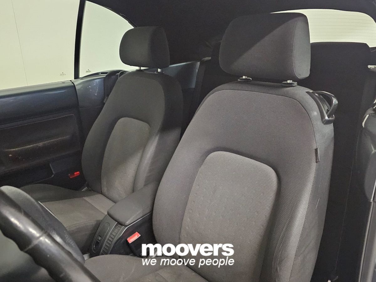 VOLKSWAGEN New Beetle 1.6 Cabrio