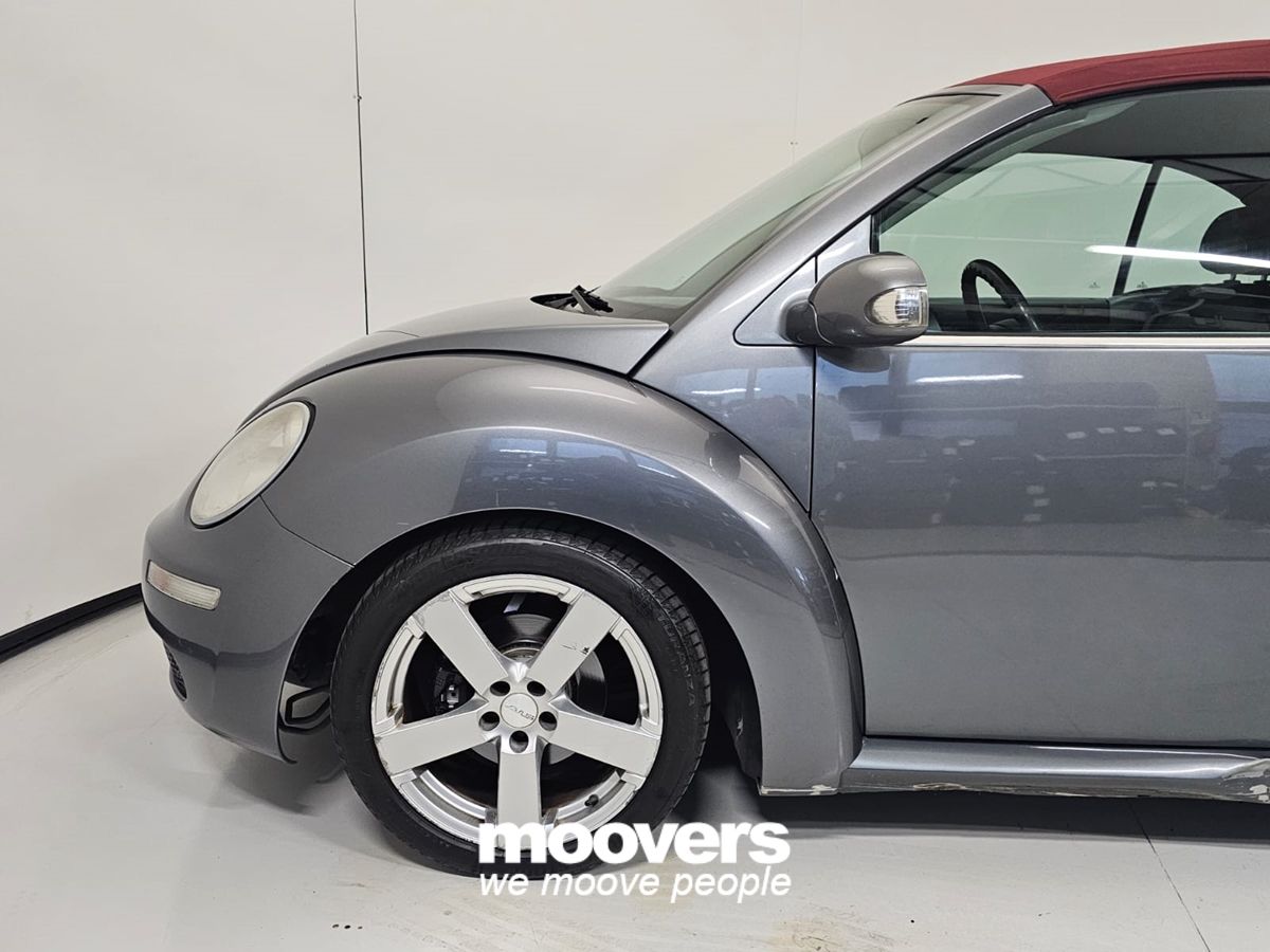 VOLKSWAGEN New Beetle 1.6 Cabrio