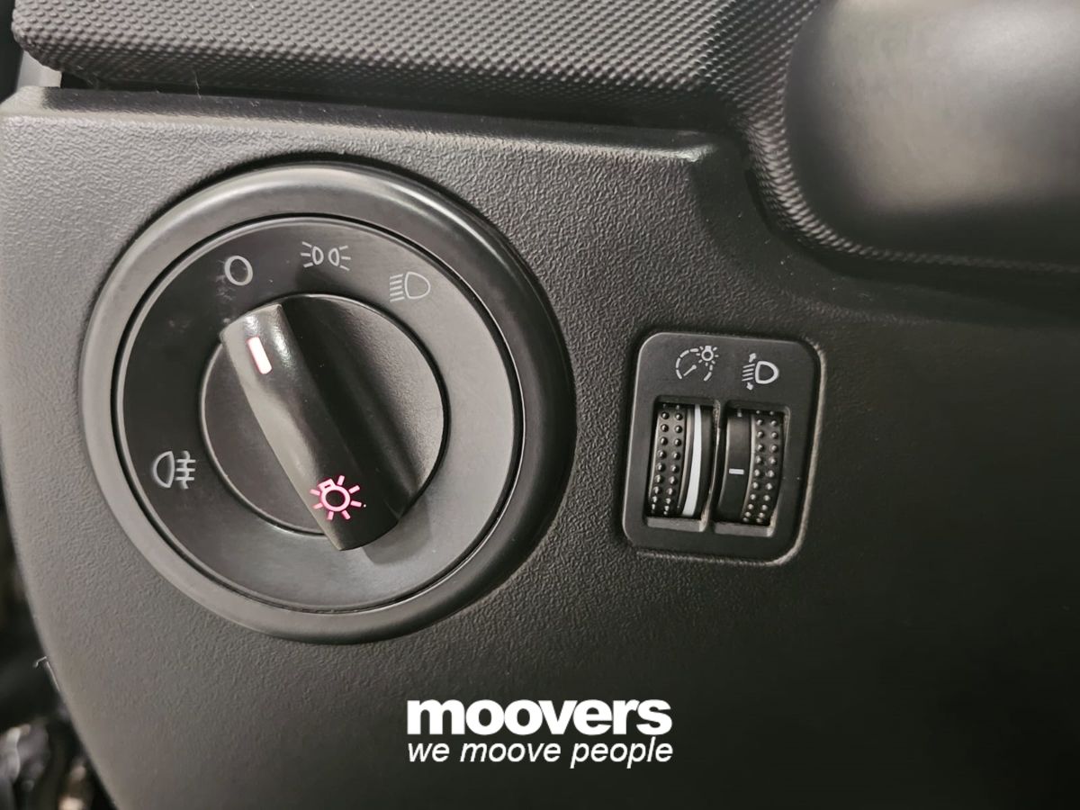 VOLKSWAGEN New Beetle 1.6 Cabrio