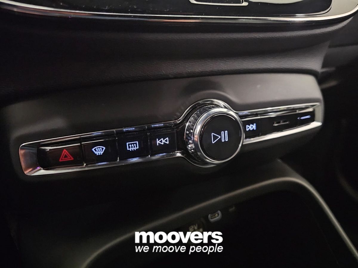 VOLVO XC40 B3 automatico Core
