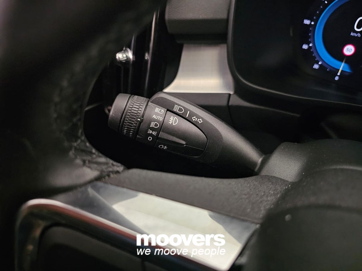 VOLVO XC40 B3 automatico Core