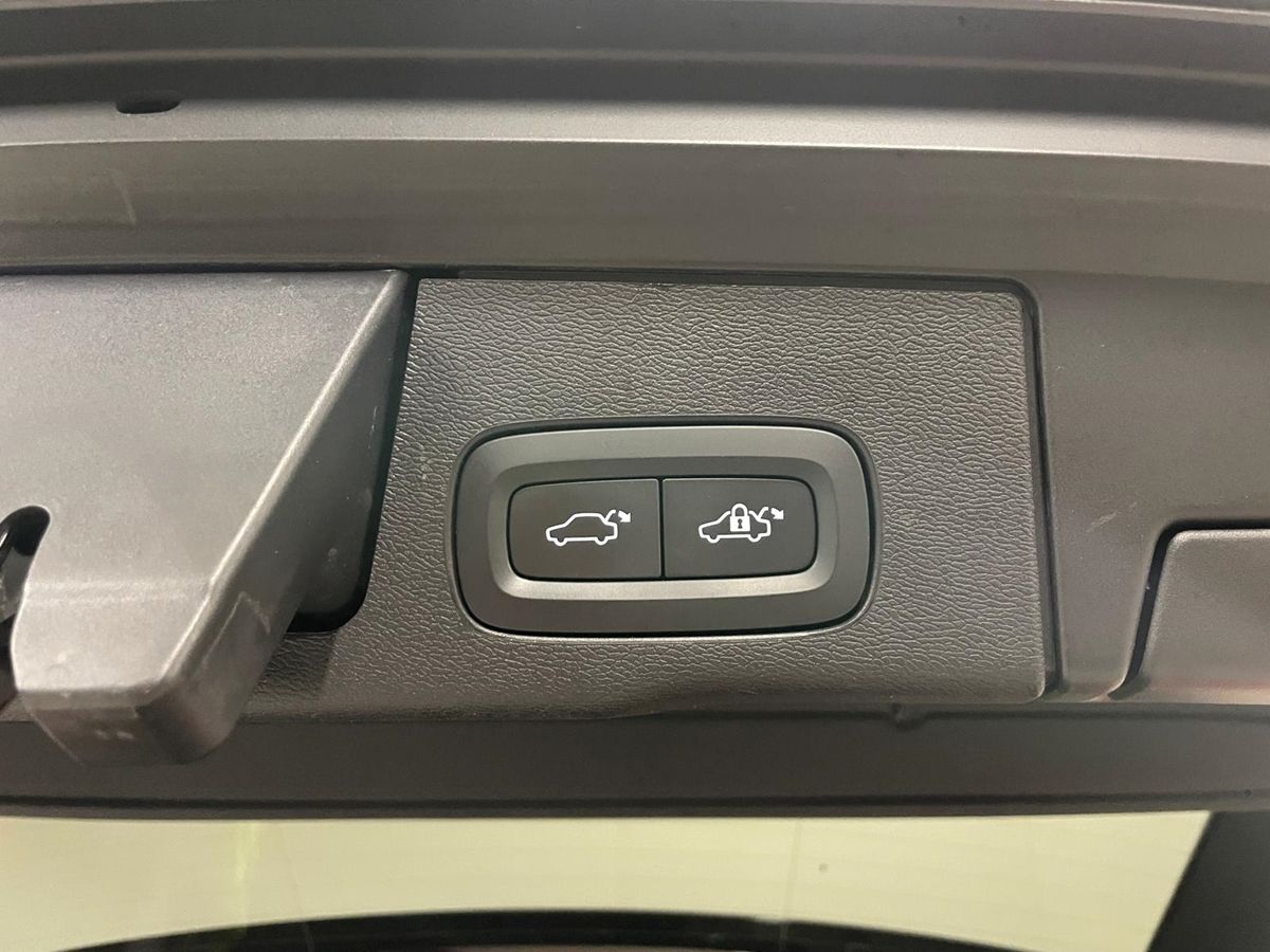 VOLVO XC60 B5 (d) AWD automatico Plus Dark