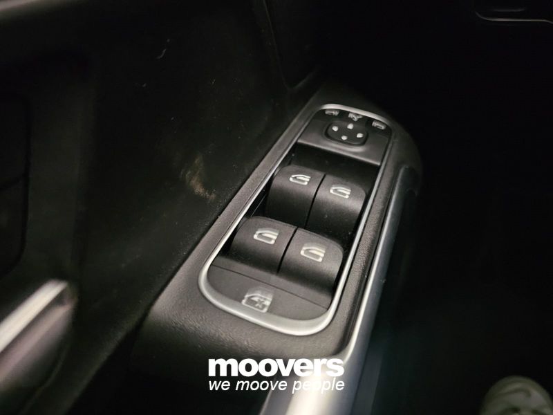 MERCEDES GLB 200 Automatic 4Matic Premium