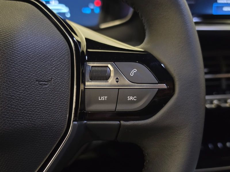 PEUGEOT 2008 PureTech 100 S&S Allure