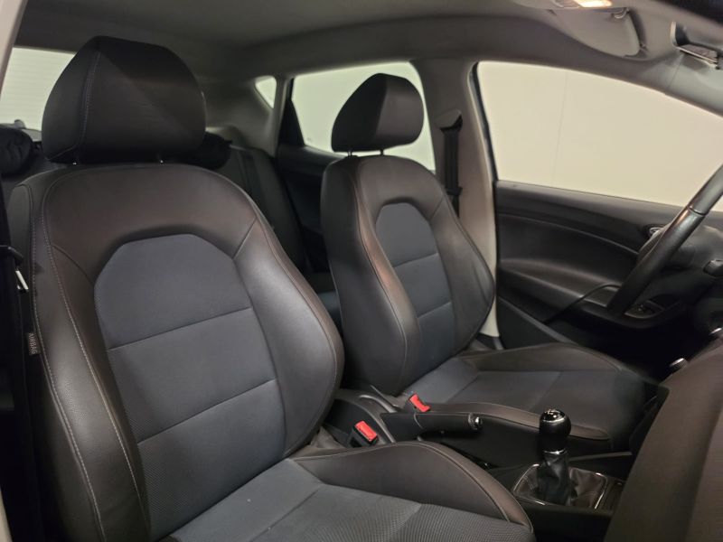 SEAT Ibiza 1.4 TDI 90 CV CR 5p. Connect Grey