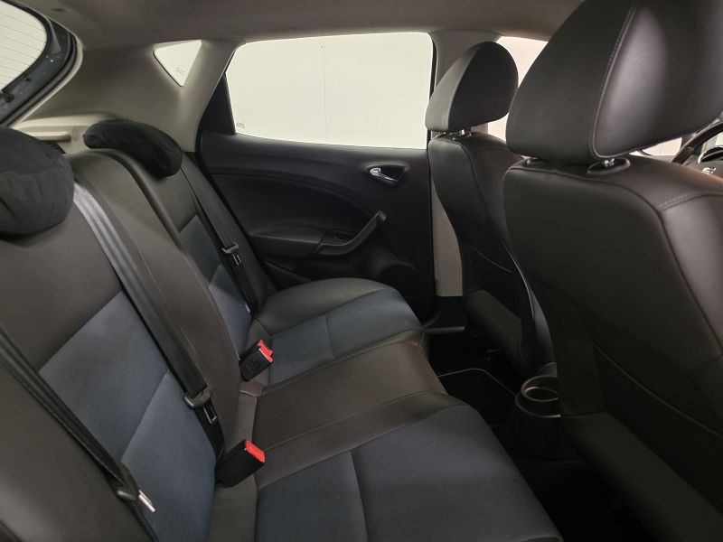 SEAT Ibiza 1.4 TDI 90 CV CR 5p. Connect Grey