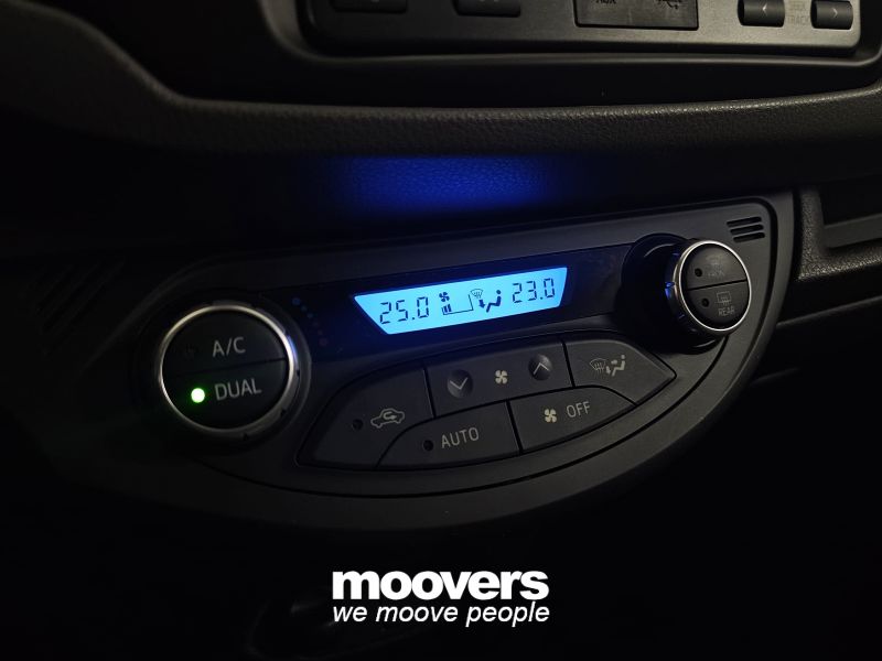 TOYOTA Yaris 1.5 Hybrid 5 porte Active