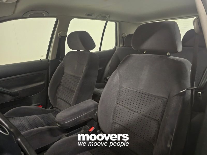 VOLKSWAGEN Golf 1.6 cat 5 porte Highline