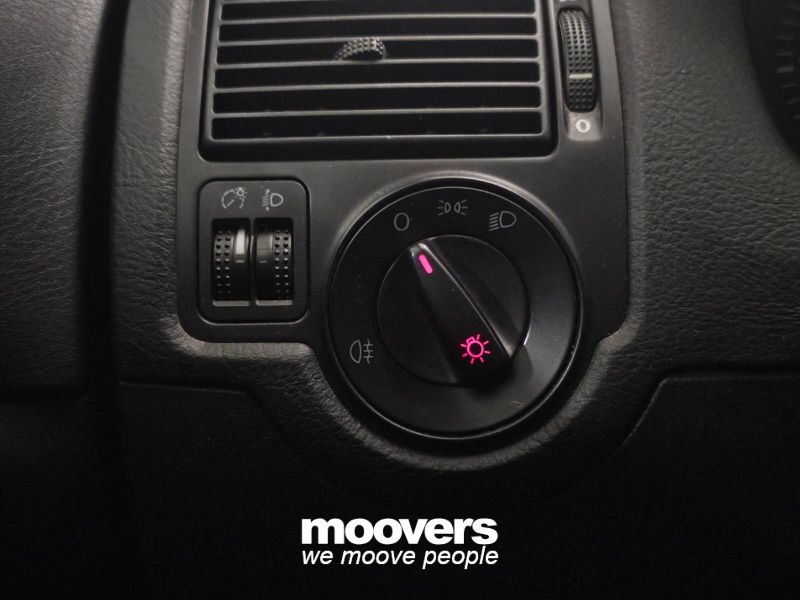 VOLKSWAGEN Golf 1.6 cat 5 porte Highline