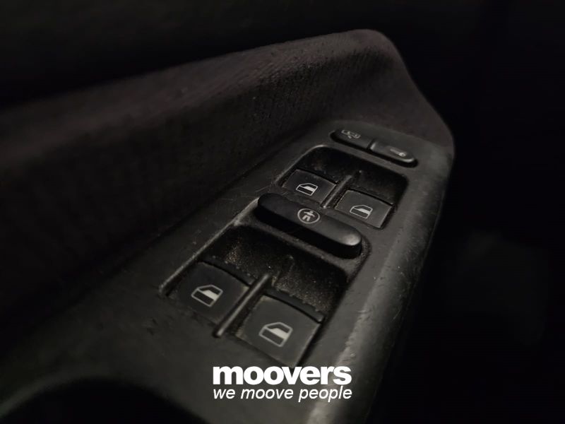 VOLKSWAGEN Golf 1.6 cat 5 porte Highline