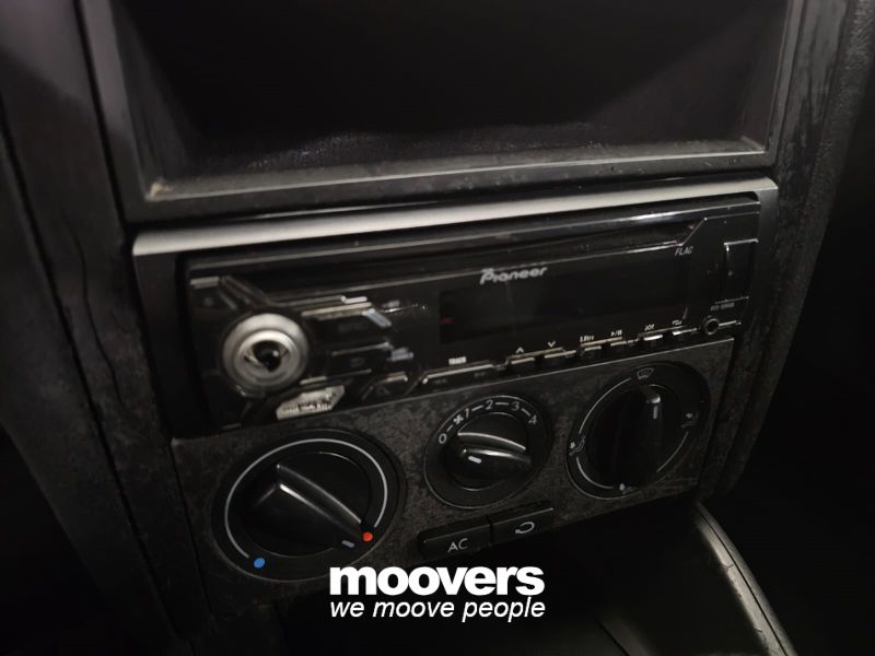 VOLKSWAGEN Golf 1.6 cat 5 porte Highline