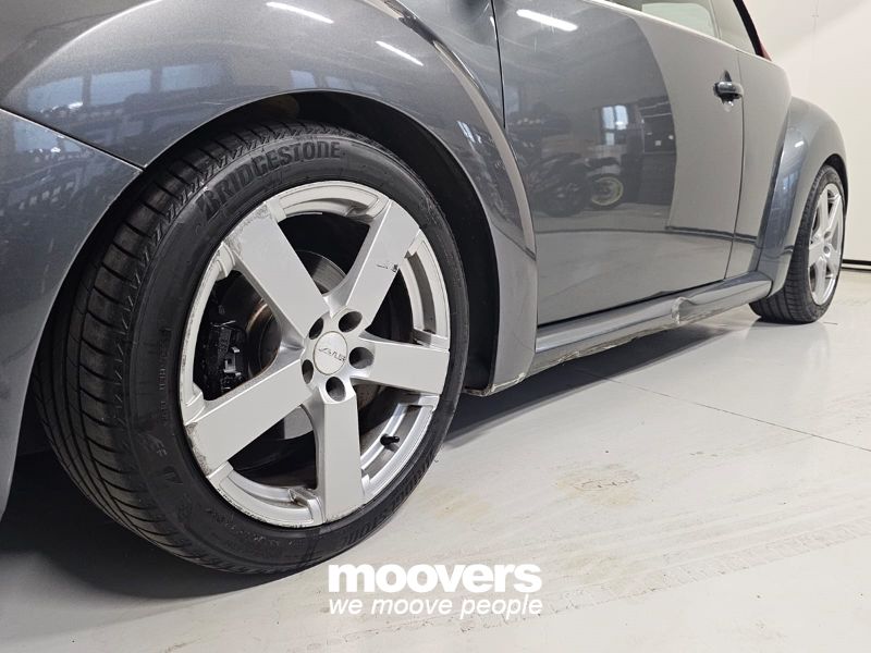 VOLKSWAGEN New Beetle 1.6 Cabrio