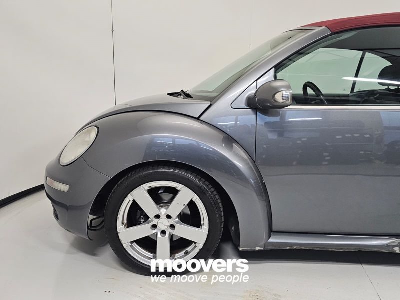 VOLKSWAGEN New Beetle 1.6 Cabrio