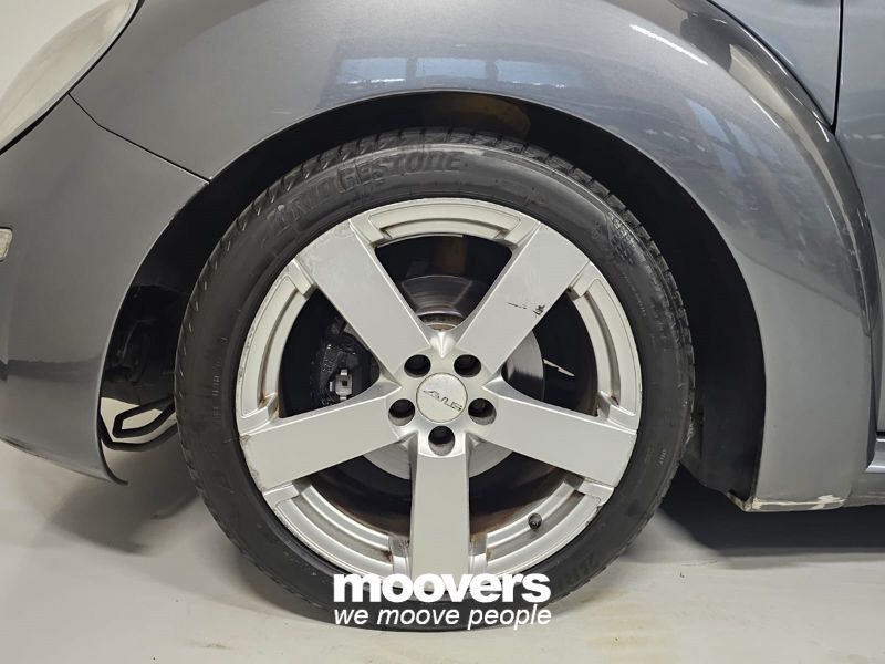 VOLKSWAGEN New Beetle 1.6 Cabrio