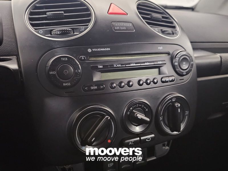 VOLKSWAGEN New Beetle 1.6 Cabrio