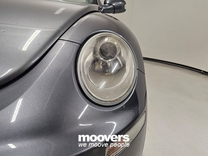 VOLKSWAGEN New Beetle 1.6 Cabrio
