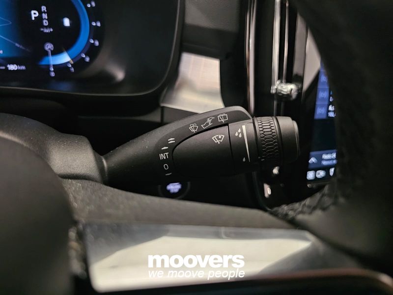 VOLVO XC40 B3 automatico Core