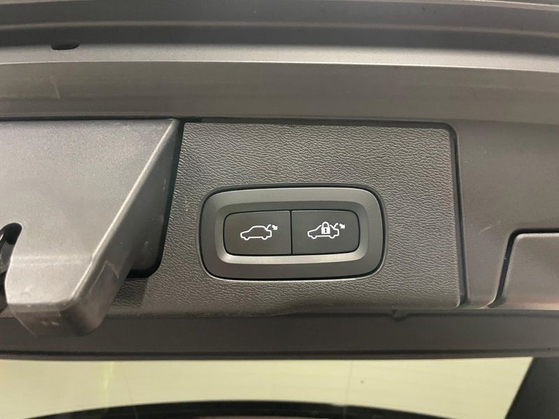 VOLVO XC60 B5 (d) AWD automatico Plus Dark